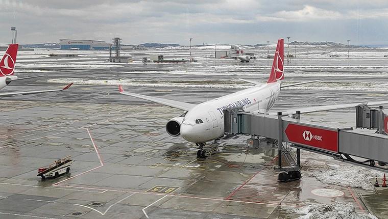 İstanbul Havalimanı'nda buzlanmaya karşı önlemler sürüyor