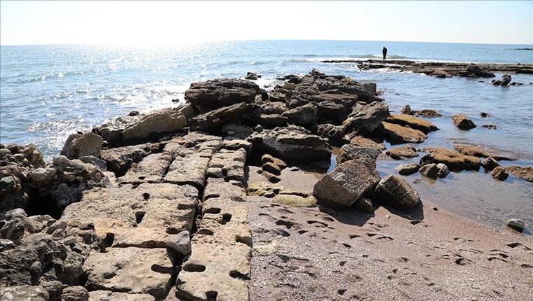 Mersin'de deniz suyu çekildi, antik kent ortaya çıktı!