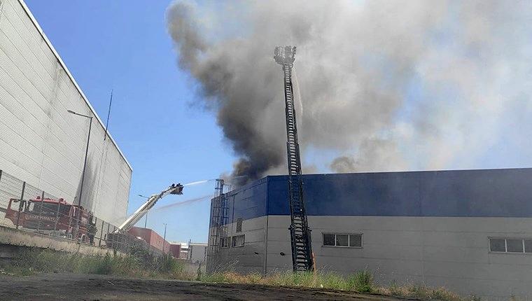 Tuzla Organize Sanayi Bölgesi'nde yangın!
