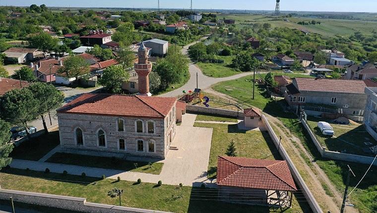 Tekirdağ'daki Kurtdere Camisi mimarisiyle ilgi çekiyor