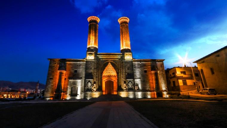 Erzurum Çifte Minareli Medrese'de sona gelindi!
