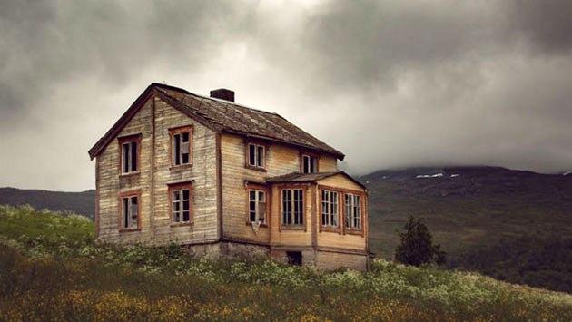 Terk edilmiş İskandinav evleri ürkütüyor!