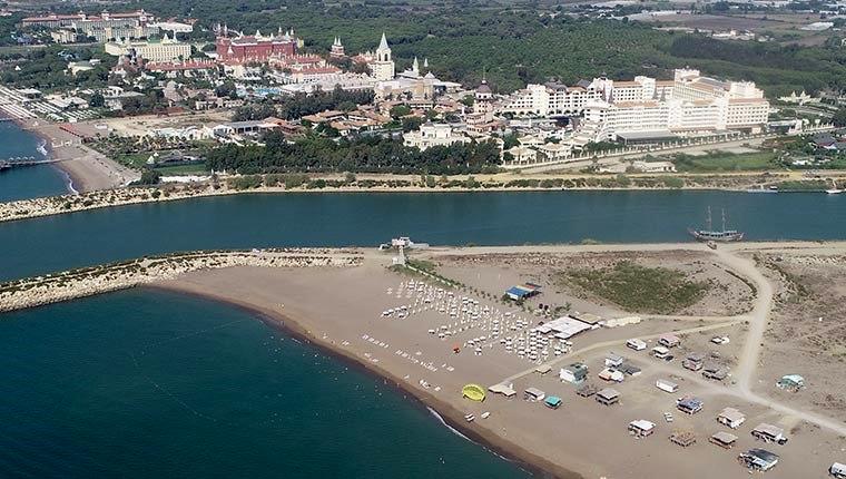 Lüks otellere komşu çardak plajı!