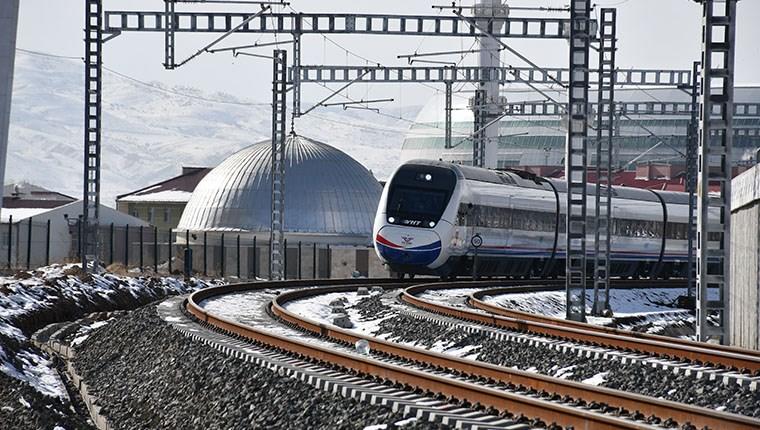 Ankara-Sivas YHT hattının performans testlerini yapan tren Sivas'a geldi