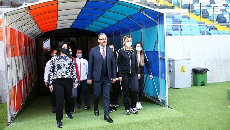 Yeni Adana Stadı, TFF 1. Lig'deki Adana Demirspor-Altay maçı öncesinde, Cumhurbaşkanı Erdoğan'ın canlı bağlantıyla katılacağı törenle bugün hizmete girecek.