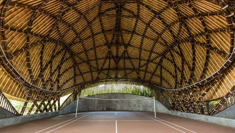 Bambudan yapılan badminton sahası!