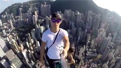 346 metrelik gökdelenin tepesinde selfie çılgınlığı