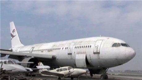 Atatürk Havalimanı'ndaki hurda uçak, satışa çıktı!