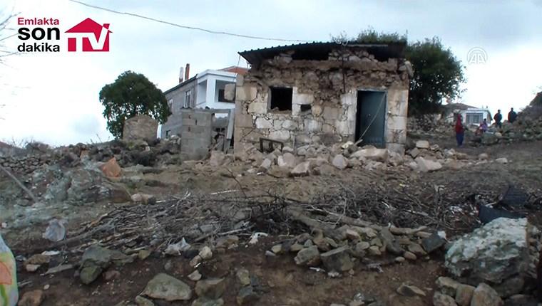 Ayvacık ilçesindeki depremde zarar gören evler 