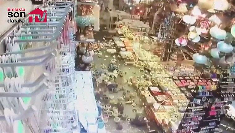 Deprem anı güvenlik kamerasında görüntülendi