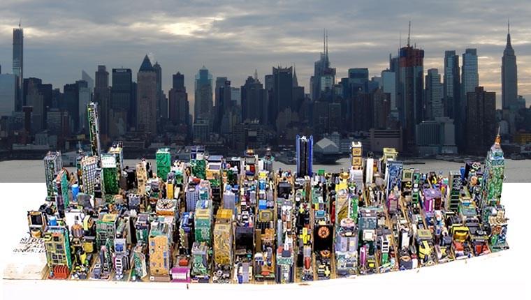 Atık elektronik parçalarından Manhattan maketi