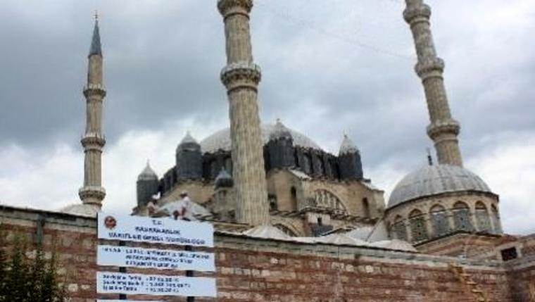 Selimiye Arasta Çarşısı yenileme çalışmaları