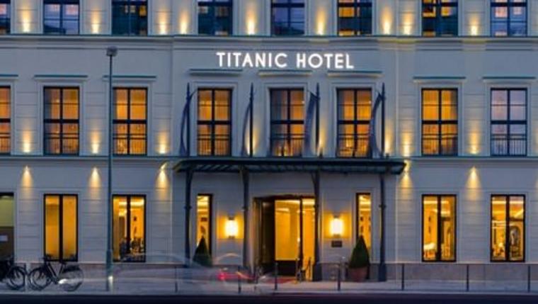 berlindeki titanic otelin dış görünümü