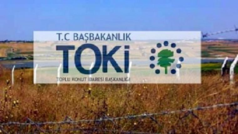 arsa üzerinde TOKİ tabelası