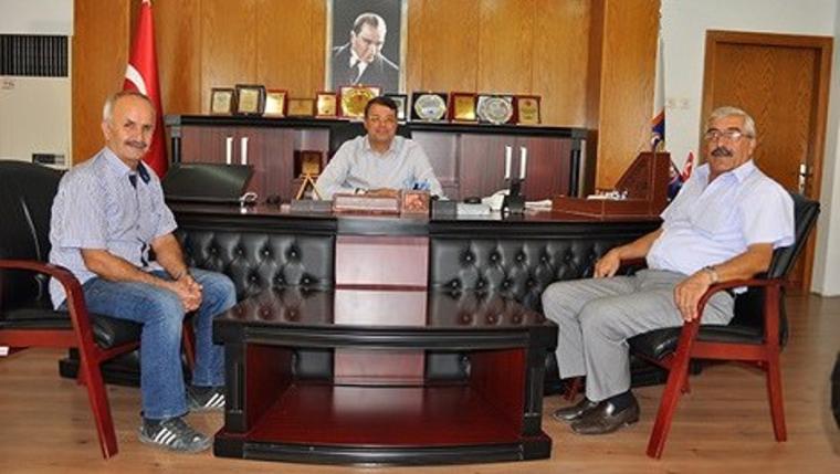 3 kişi ile masa görüşmesi