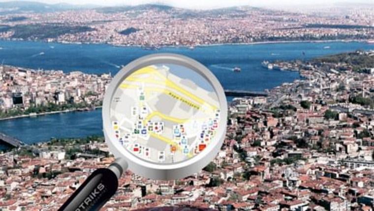 İstanbul'daki binalara büyüteçle bakmak