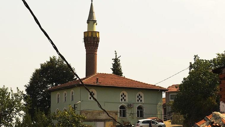 Üç Kuzular Camii